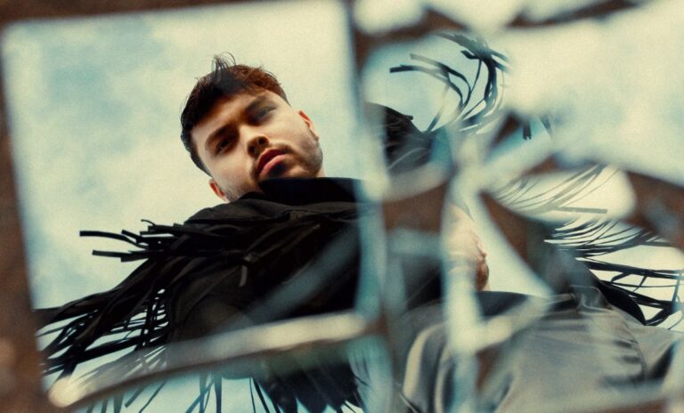 Após o single “Pista de Dança”, Vini anuncia chegada do novo álbum “Indomável”