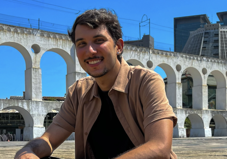 “Acredito que essa faixa tem um potencial muito grande por ter essa energia mais dançante!”, destaca Relvas sobre o novo single “Lapa”