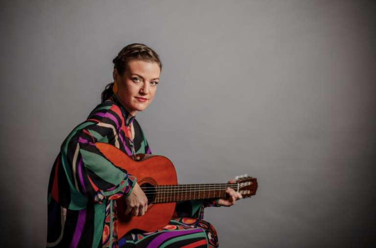 Thaïs Morell apresenta show do álbum “Quatro Cantos” com participação especial de Renata Rosa no Sesc Tijuca