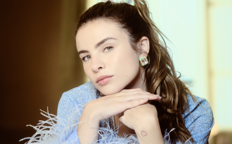 GIULIA BE inaugura sua nova era com a faixa “fool for love” e promete série de lançamentos até 2026