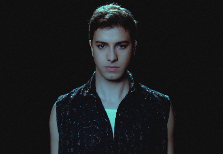 Ga estreia no cenário musical com a autoral “Existe Você”