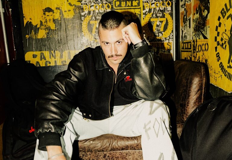 André Rossi leva sua fúria poética ao Festival Brasadelic em São Paulo, neste sábado (15)