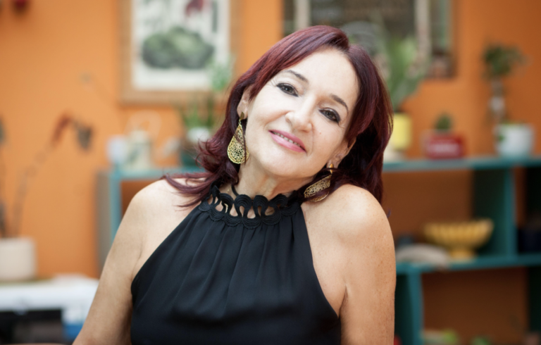 ReVistos: Regina Dias reinventa memórias da MPB em seu novo álbum