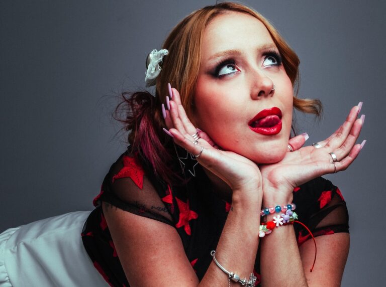 “Eu Tô Cansada”: Duda Ruas apresenta novo single do próximo EP