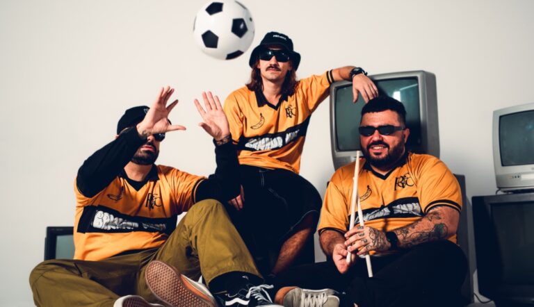 Banana Kush celebra quatro anos de estrada com o álbum “Rock Groove Futebol Clube”