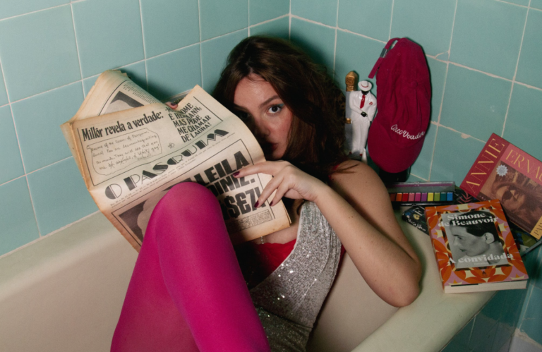 Lavínia apresenta “Meu Jeitinho”, misturando pop, arrocha e piseiro