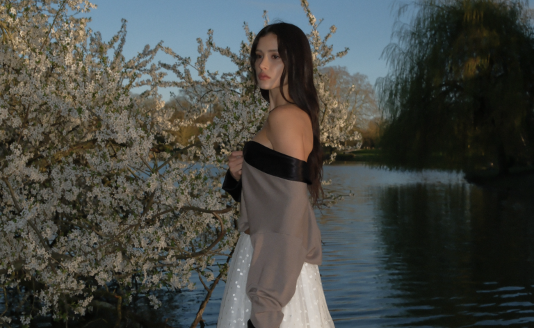 Livia Nunes é a convidada brasileira do aguardado desfile de Dior na Paris Fashion Week