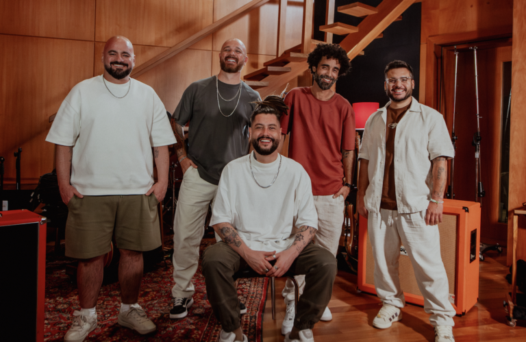 Maneva repete parceria com Lauana Prado em novo single “No Sofá Da Sala”