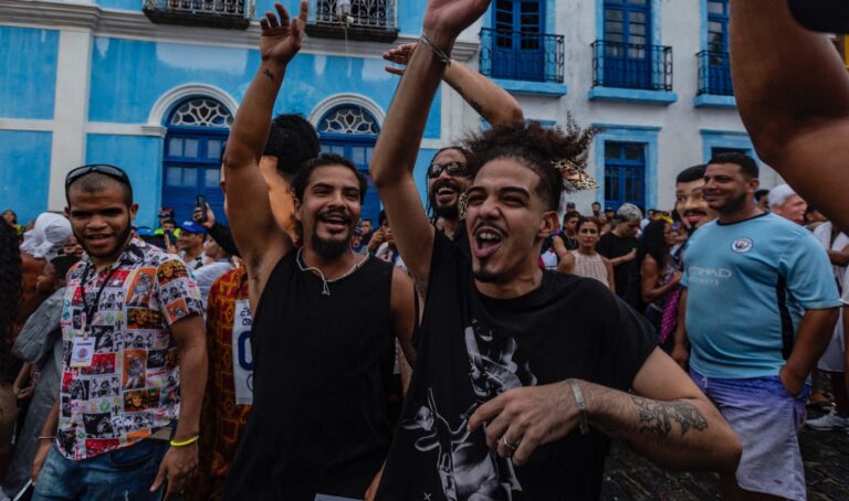 Campeão nas ladeiras: Léo da Bodega une cultura popular e urbana em seu novo single “Bloco Campeão”