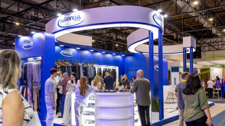 Saltorelli apresenta nova coleção de denim e brim na FebraTêxtil 2026, em São Paulo