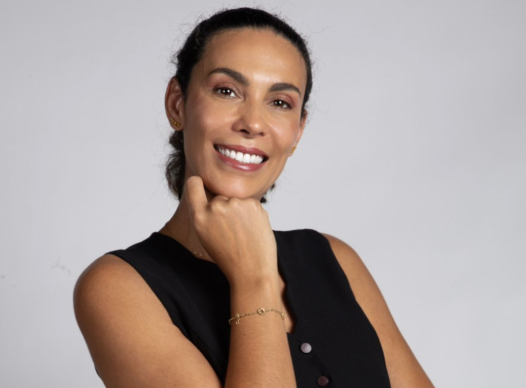 Viviane Figueiredo discute empatia e libertação emocional no espetáculo “Chez Toi – Em Seu Lugar”