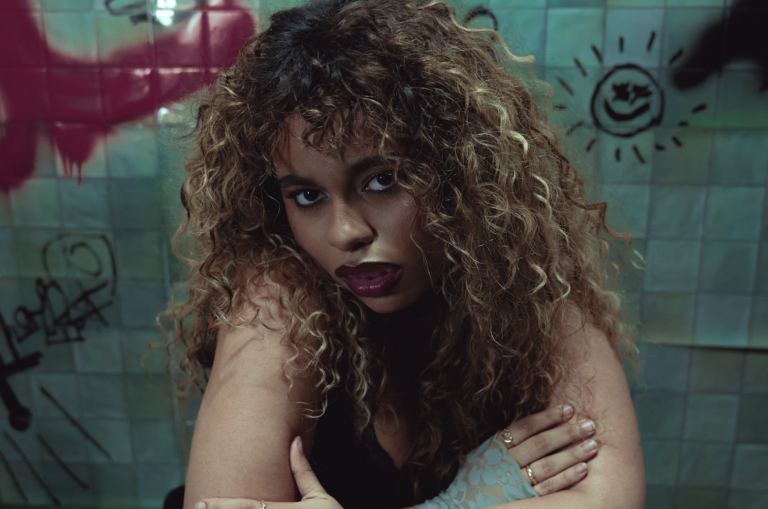 Bella Kay apresenta “My Reckless Abandon”, álbum de estreia que consolida sua ascensão no pop internacional