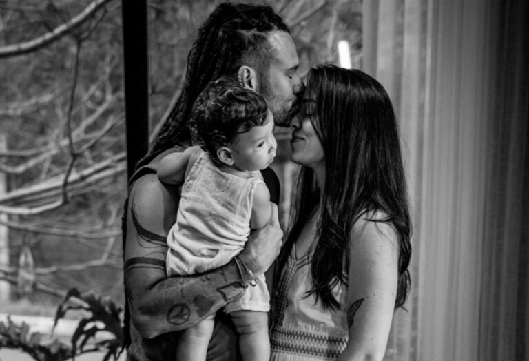 Gabriel Elias homenageia os filhos em projeto gravado dentro da própria casa