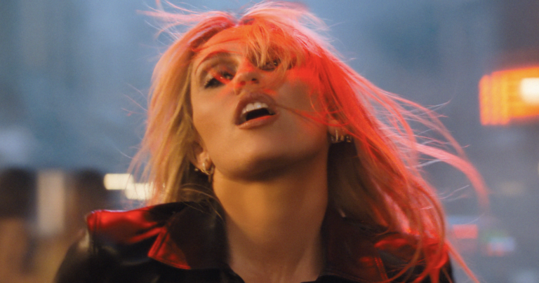 Miley dá início à era “Bass Persuades” com primeiro single do novo álbum