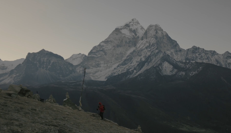 Filme do primeiro nordestino a alcançar o cume do Everest ganha estreia no Canal OFF e no Globoplay